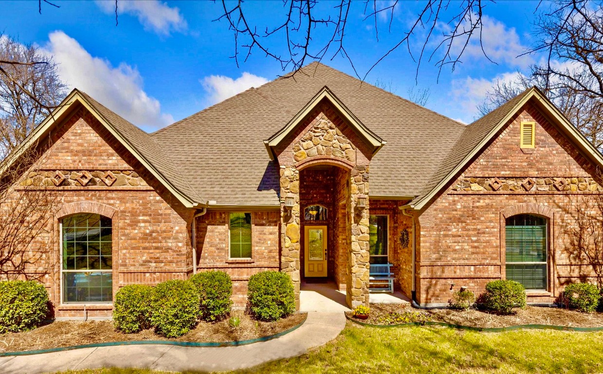 129 N Natural Spring Lane Azle TX 76020