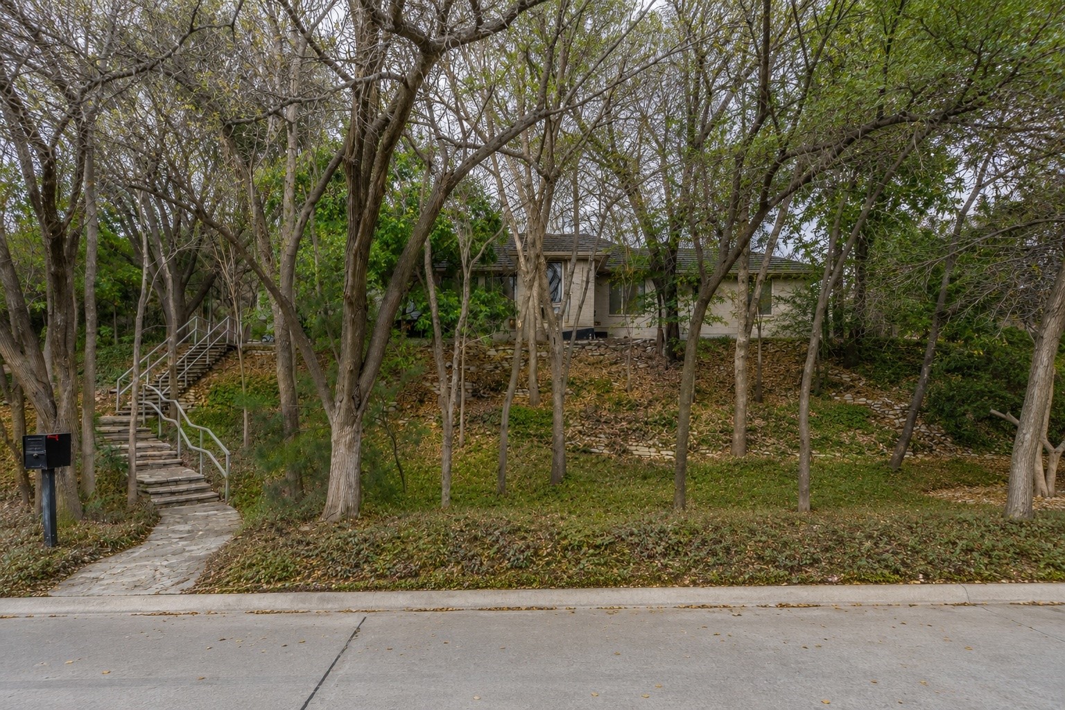 2001 Deepdale Drive Westover Hills TX 76107