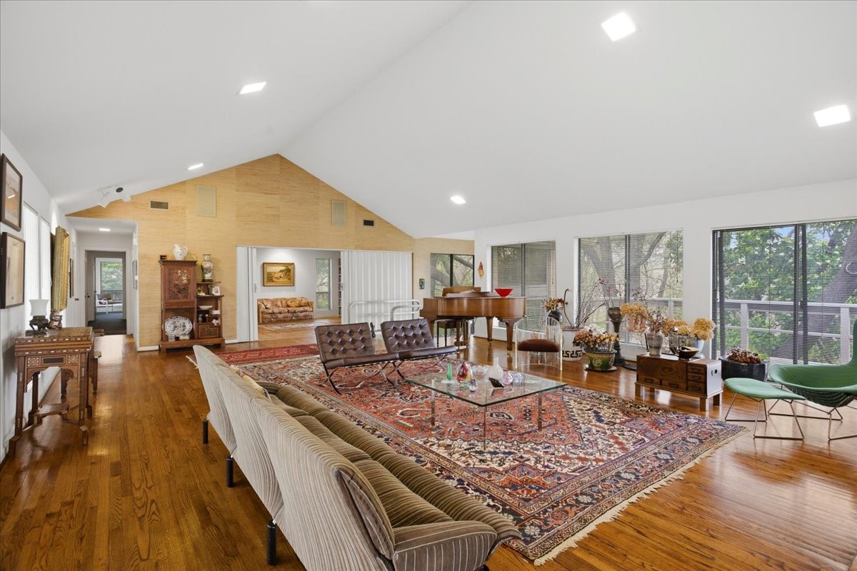 2001 Deepdale Drive Westover Hills TX 76107
