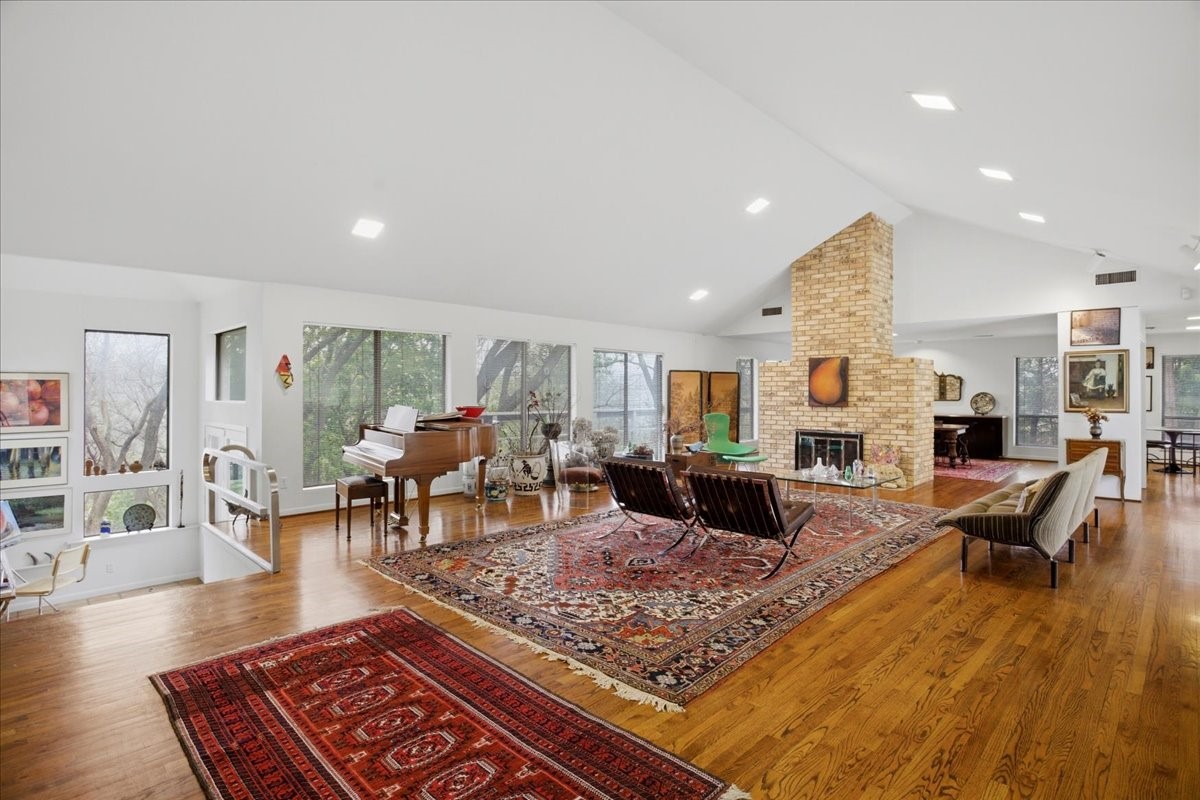 2001 Deepdale Drive Westover Hills TX 76107