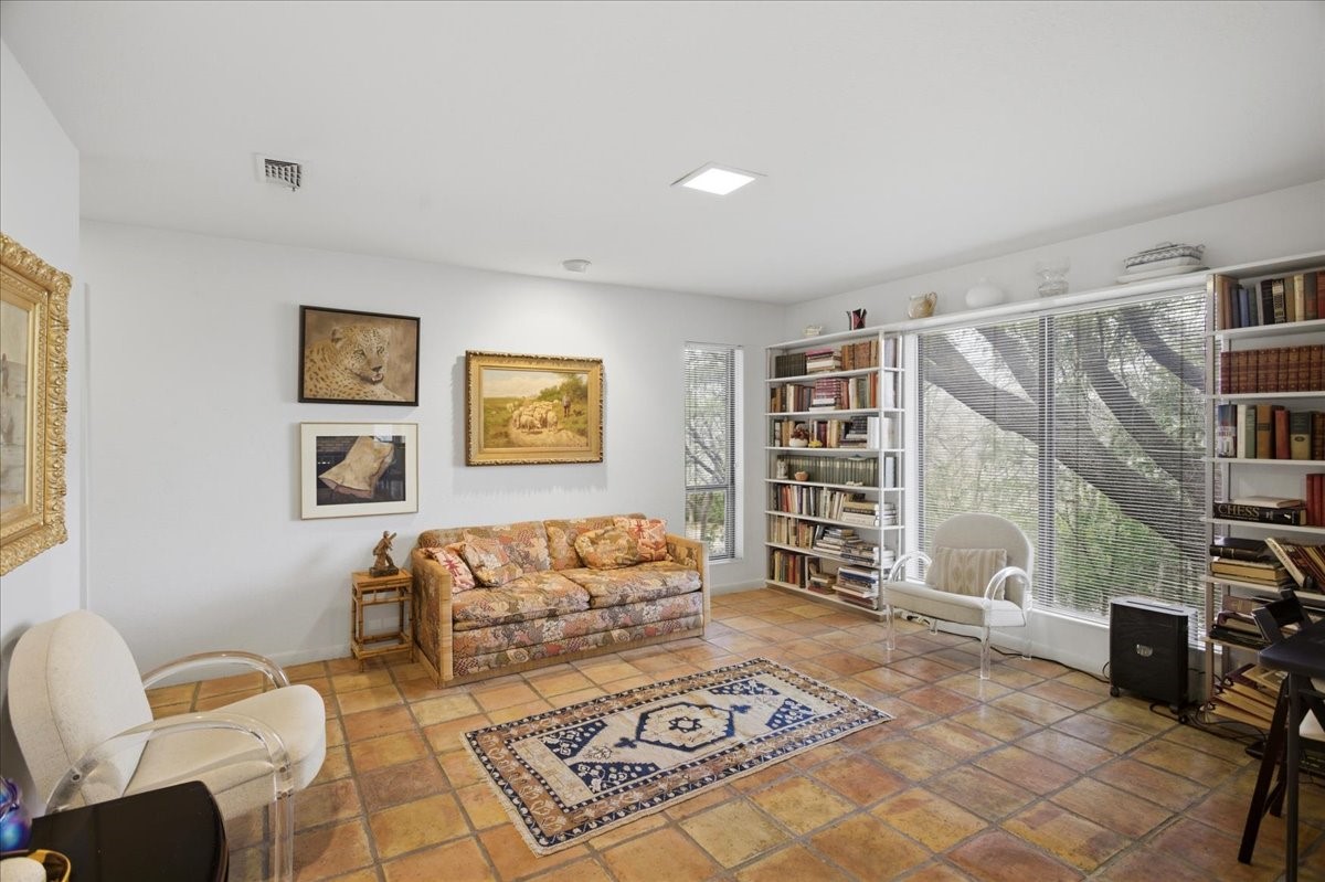 2001 Deepdale Drive Westover Hills TX 76107