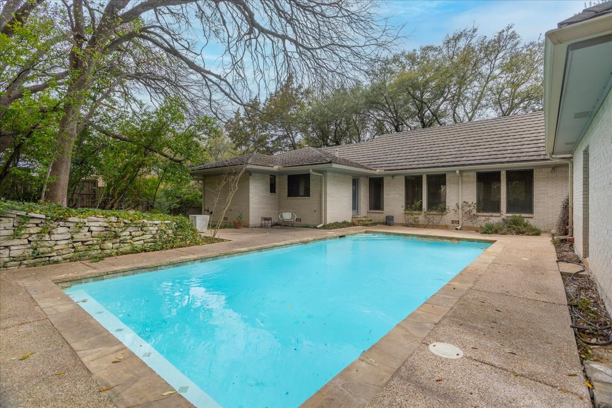 2001 Deepdale Drive Westover Hills TX 76107