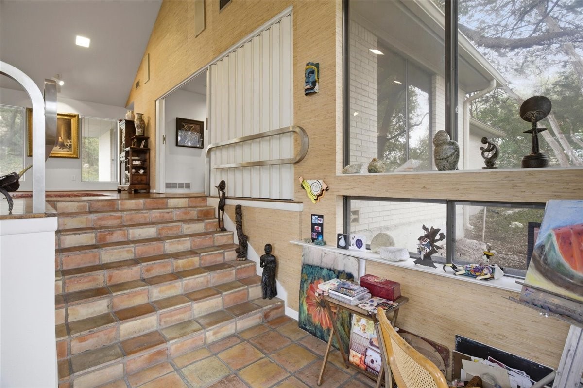 2001 Deepdale Drive Westover Hills TX 76107