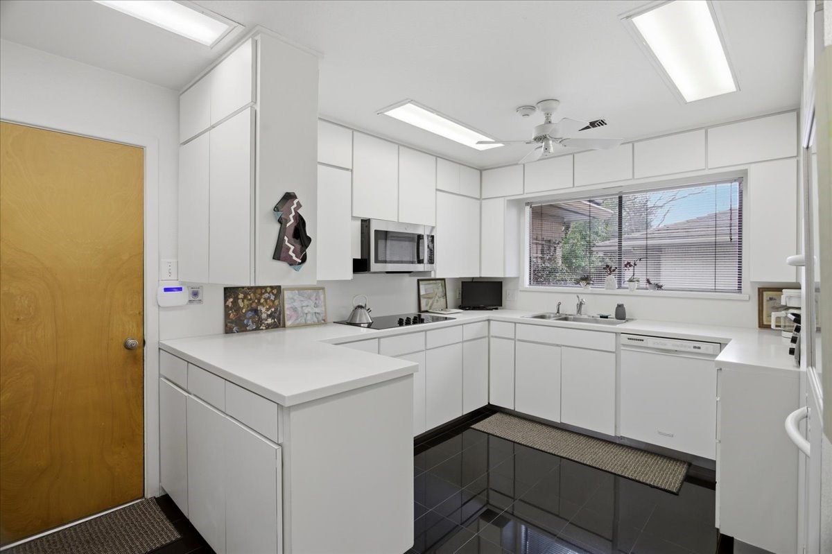 2001 Deepdale Drive Westover Hills TX 76107
