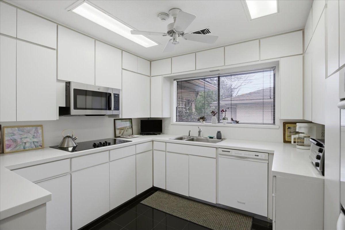 2001 Deepdale Drive Westover Hills TX 76107