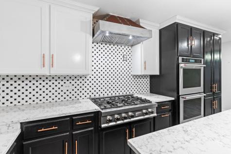 715 S Barnett Avenue Dallas TX 75211