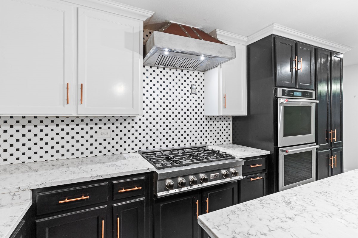 715 S Barnett Avenue Dallas TX 75211