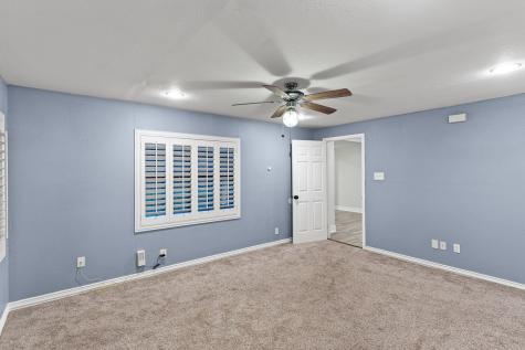715 S Barnett Avenue Dallas TX 75211