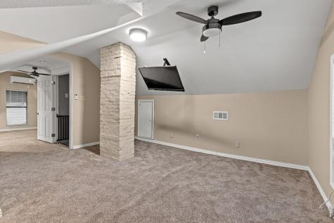 715 S Barnett Avenue Dallas TX 75211
