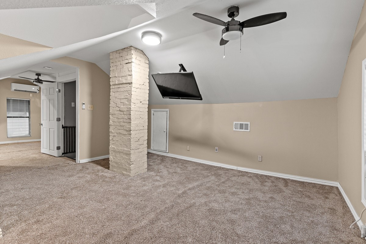 715 S Barnett Avenue Dallas TX 75211