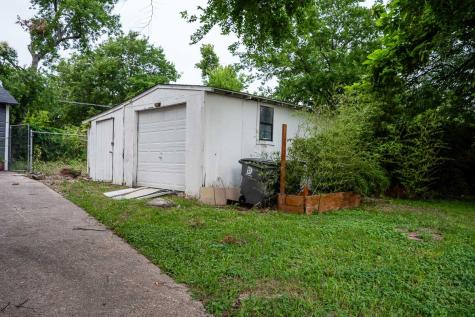 715 S Barnett Avenue Dallas TX 75211