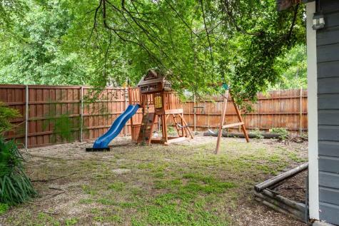 715 S Barnett Avenue Dallas TX 75211
