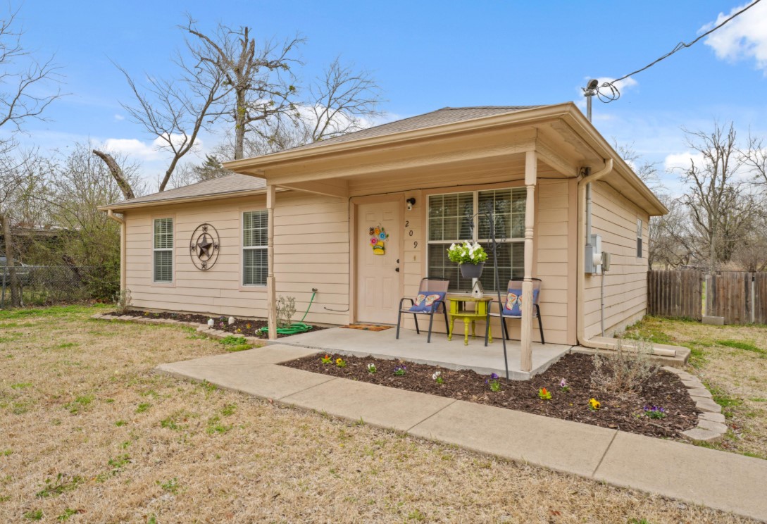 209 Mill Street Lone Oak TX 75453