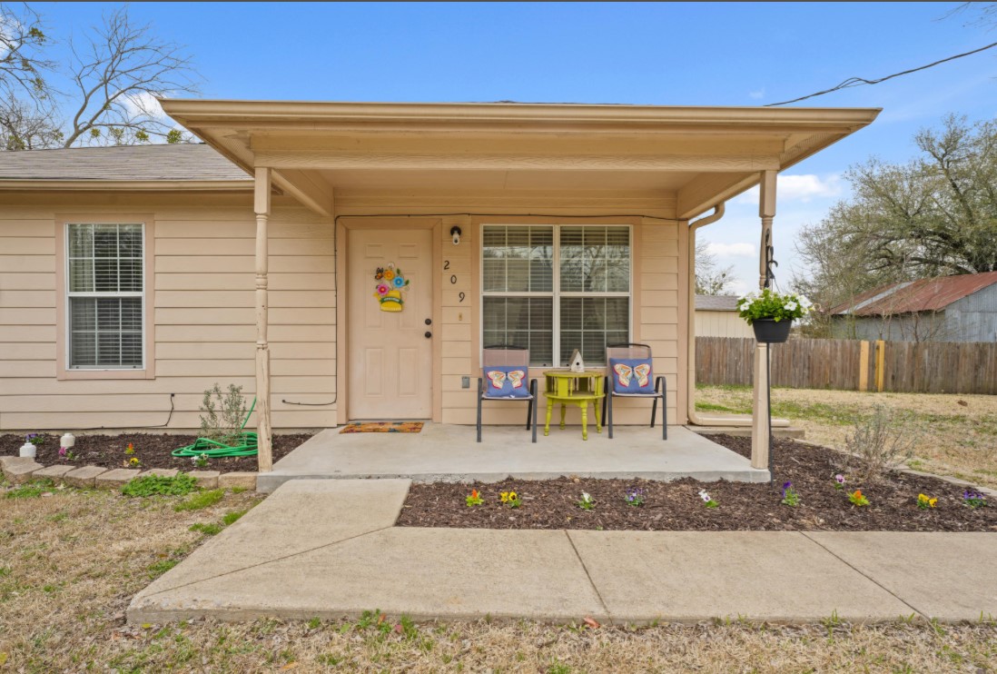 209 Mill Street Lone Oak TX 75453