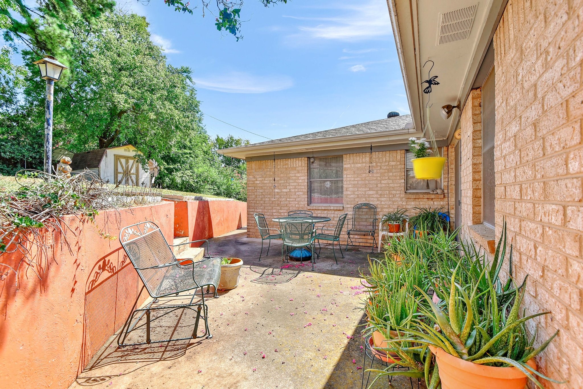 1519 W Chestnut Street Denison TX 75020