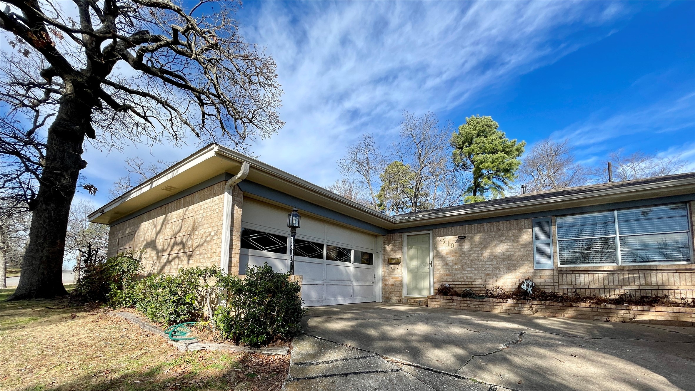 1519 W Chestnut Street Denison TX 75020