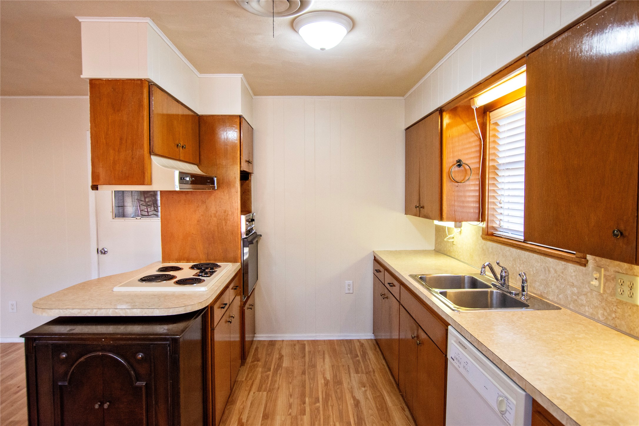 1519 W Chestnut Street Denison TX 75020