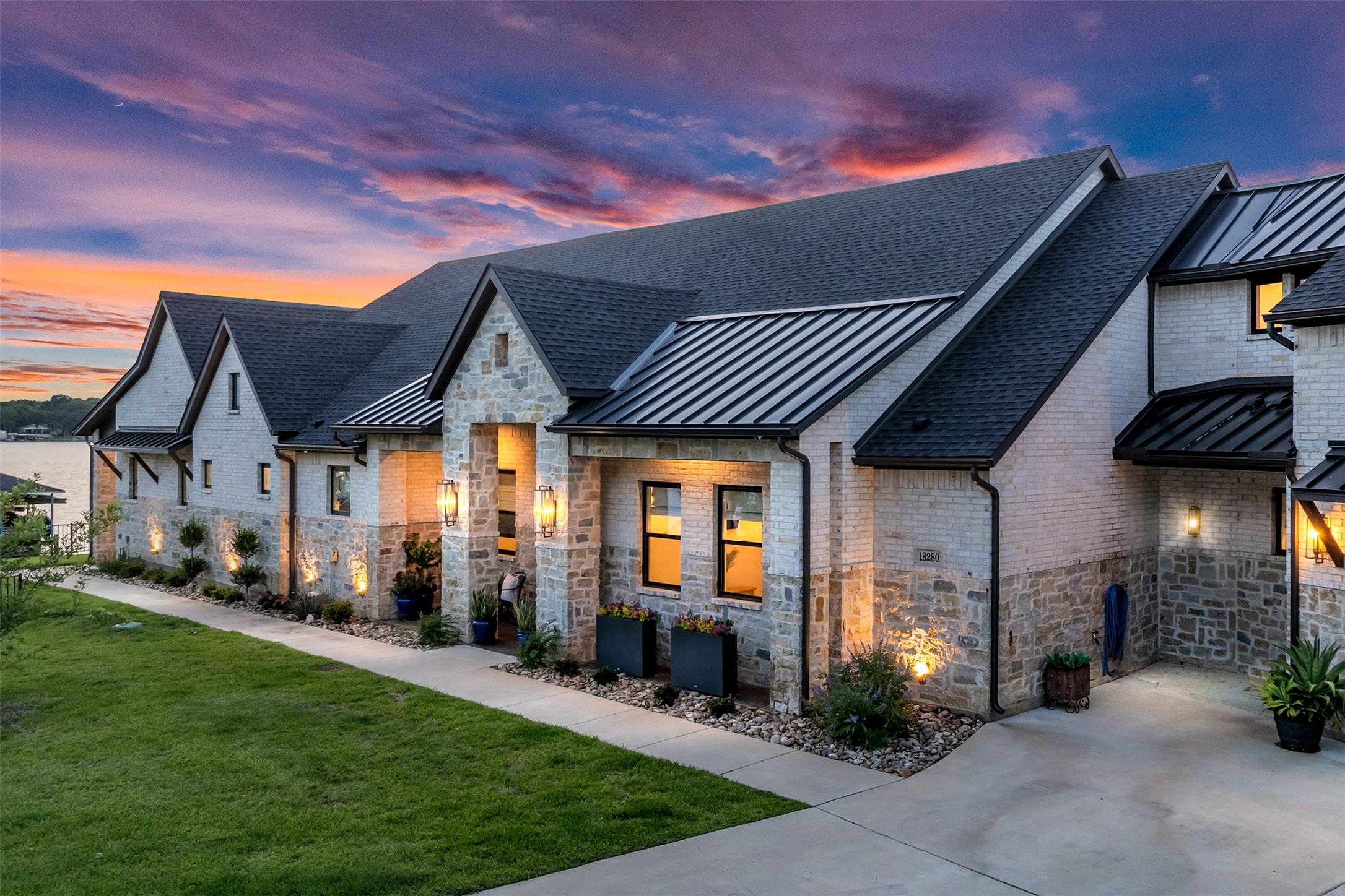 Mabank TX, 18280 Red Oak Drive