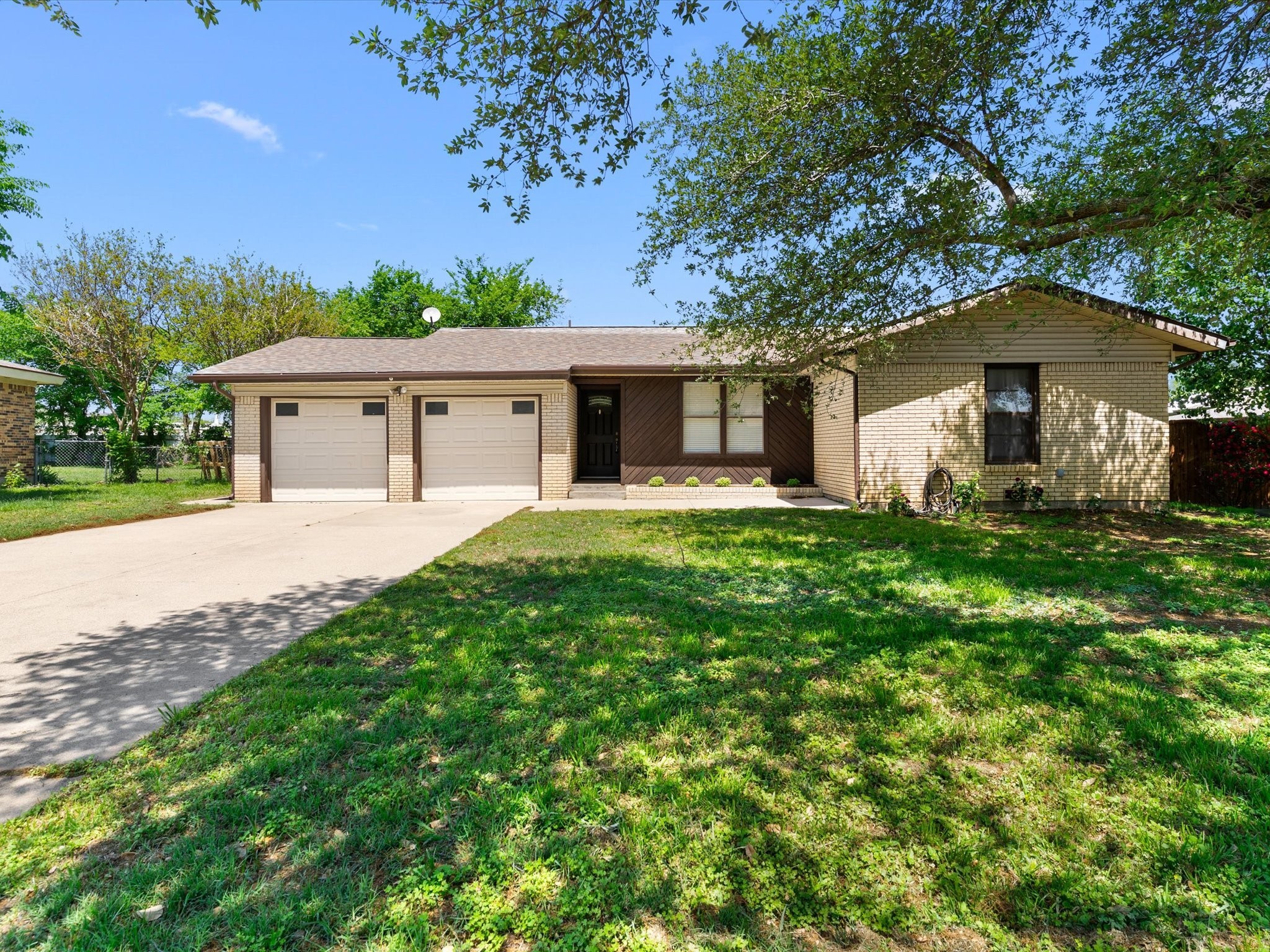 112 W Cedar Street Hurst TX 76053