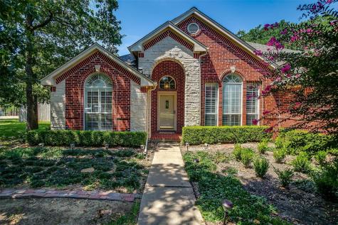 3912 Creekside Court Burleson TX 76028