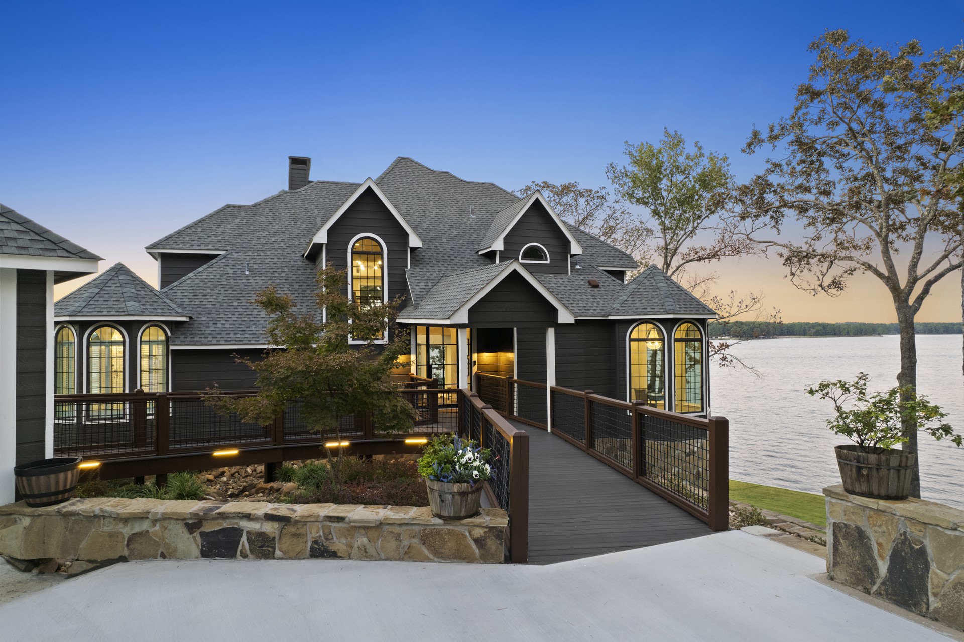 359 E El Dorado Scroggins TX 75480