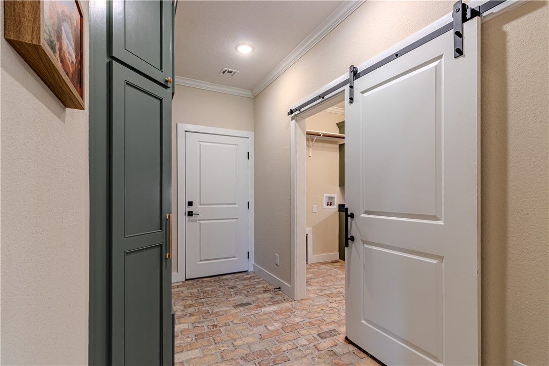 1037 Queen Elizabeth Drive Mcgregor TX 76657