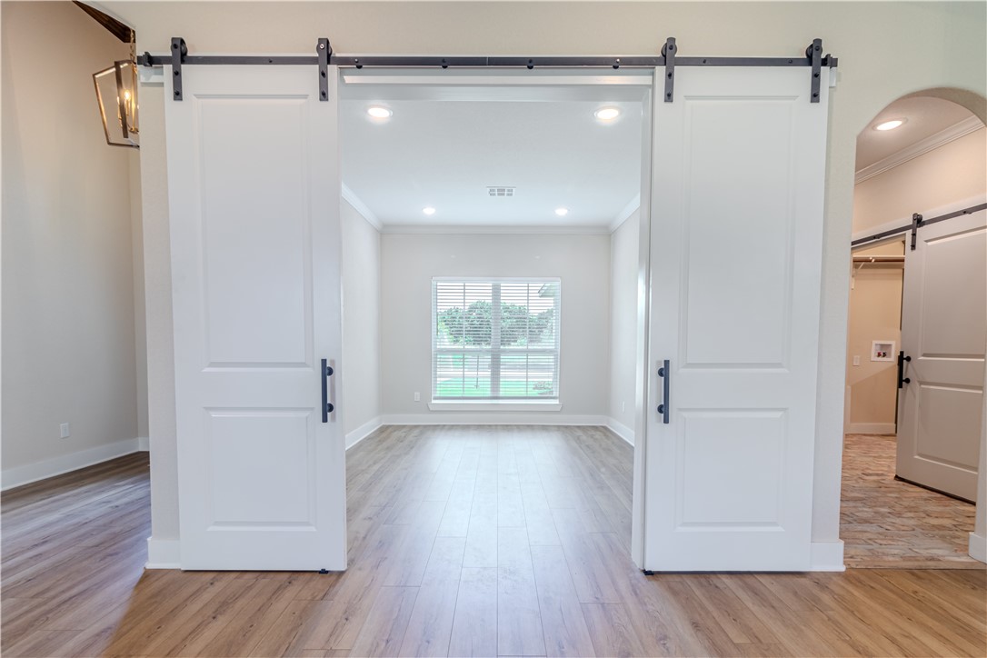 1037 Queen Elizabeth Drive Mcgregor TX 76657