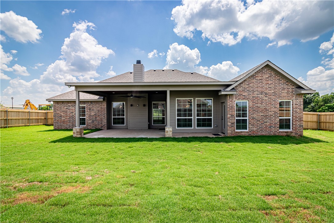 1037 Queen Elizabeth Drive Mcgregor TX 76657