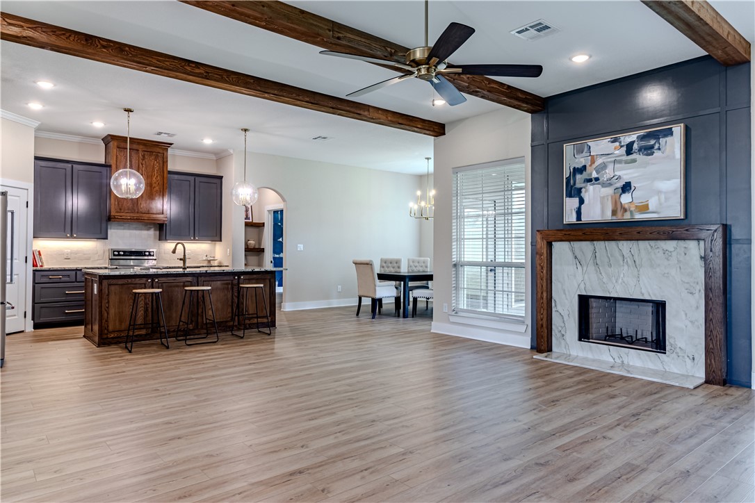 1037 Queen Elizabeth Drive Mcgregor TX 76657