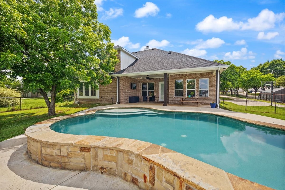 7773 Berry Road Burleson TX 76028