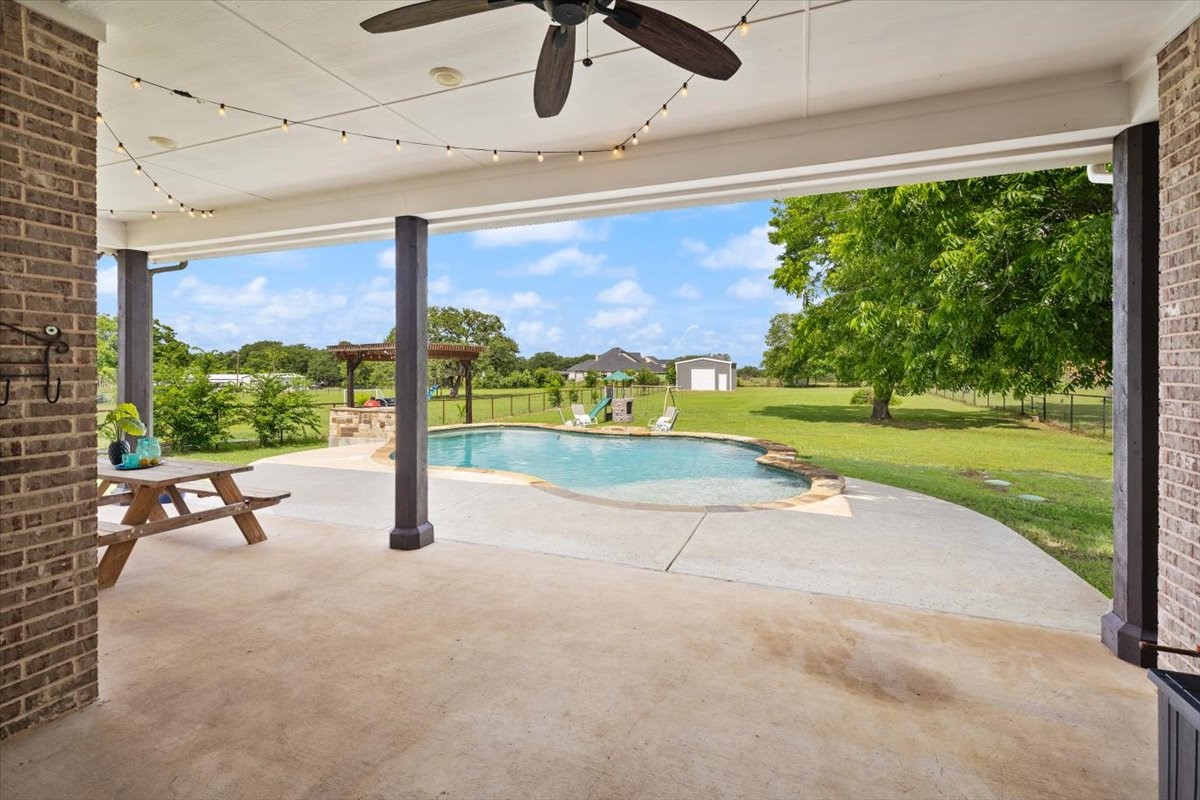 7773 Berry Road Burleson TX 76028