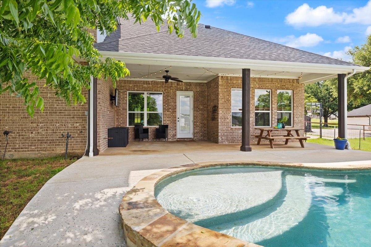 7773 Berry Road Burleson TX 76028