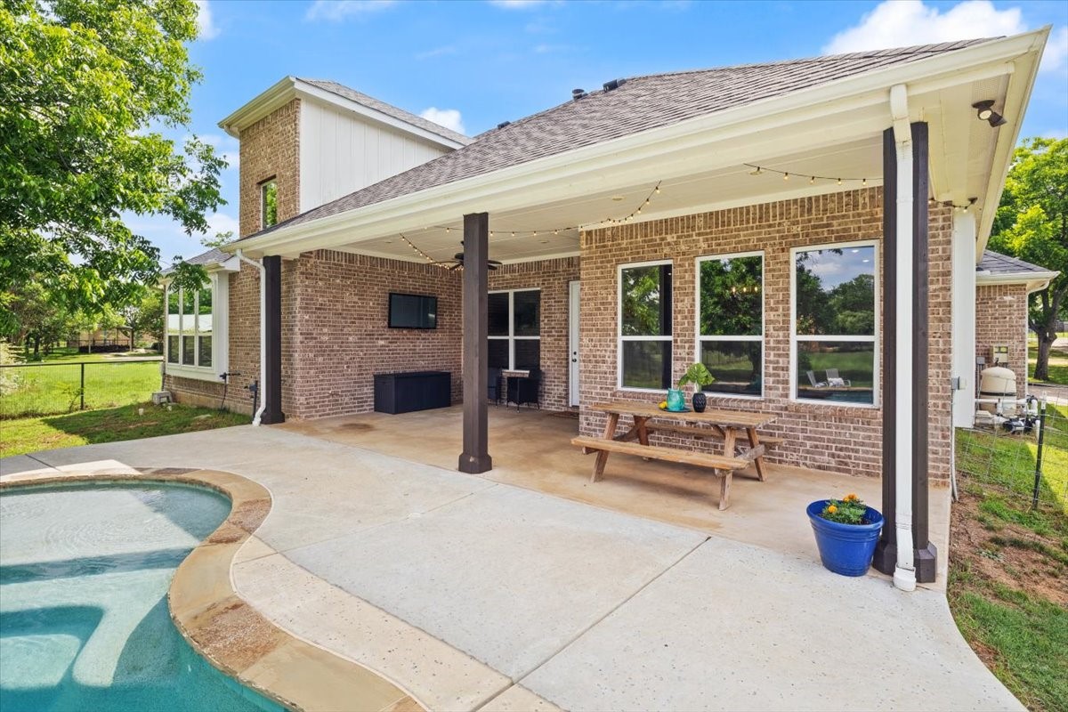 7773 Berry Road Burleson TX 76028
