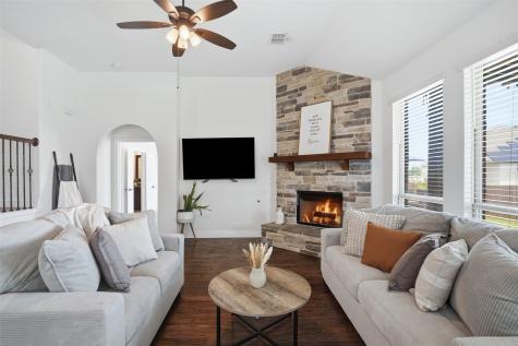 1122 Alderwood Drive Justin TX 76247