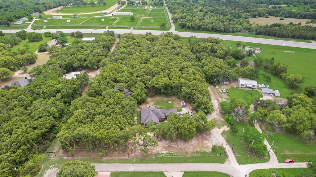 135 Lake Street Quinlan TX 75474
