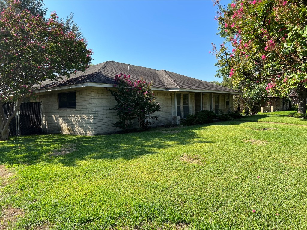 210 N Capri Drive Duncanville TX 75116