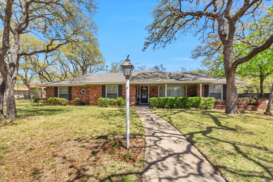 1613 Cienegas Circle Fort Worth TX 76112
