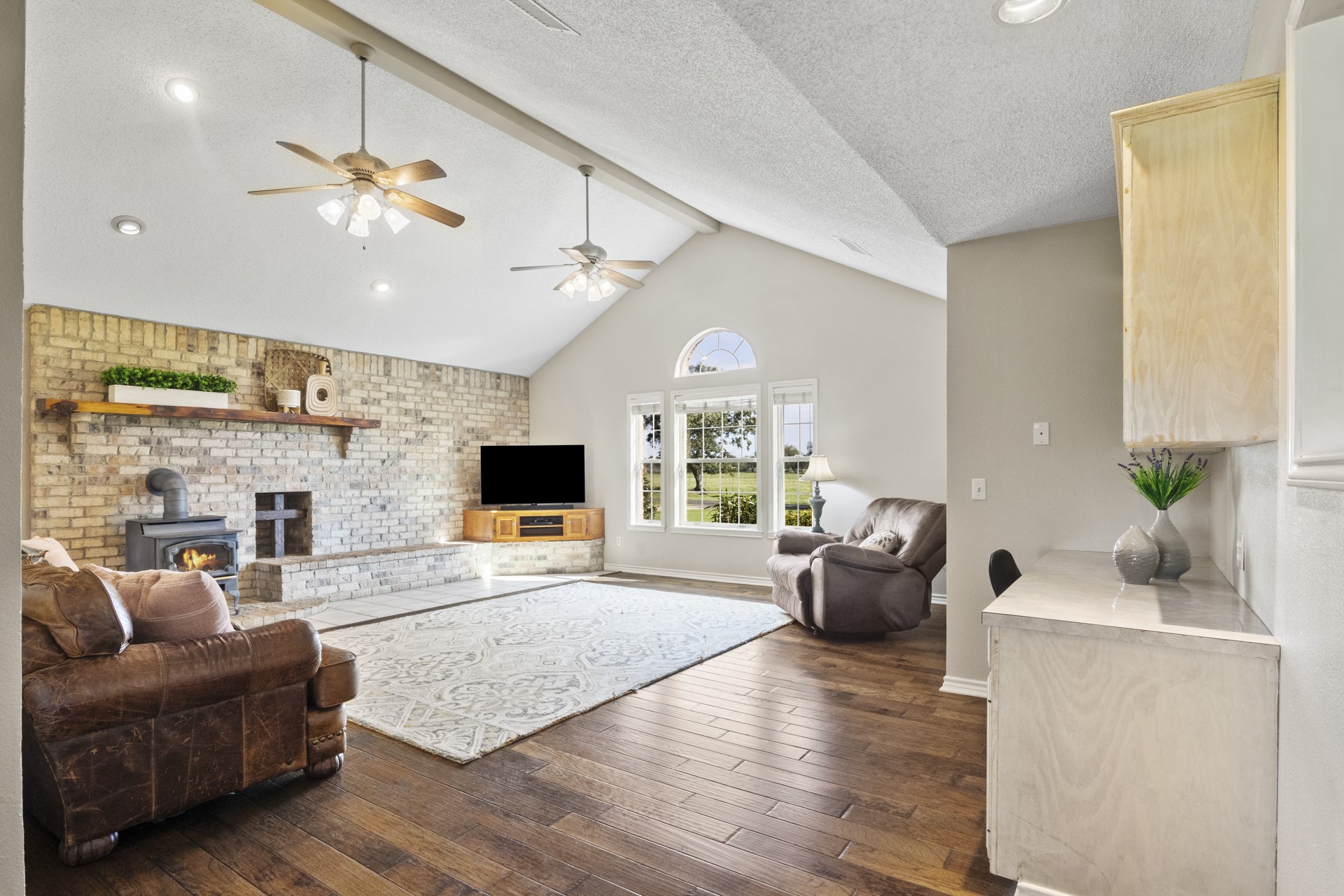 1881 SE County Road 3090 Mount Vernon TX 75457