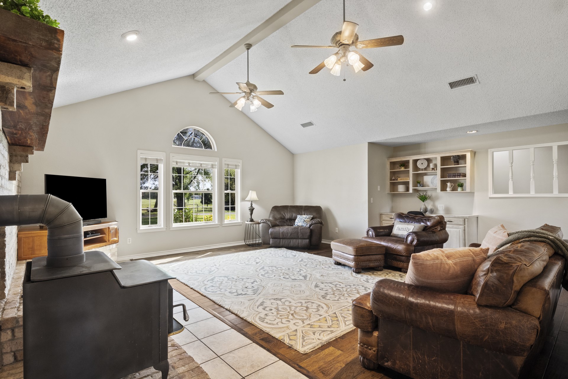 1881 SE County Road 3090 Mount Vernon TX 75457