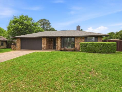 408 Christine Court Euless TX 76039