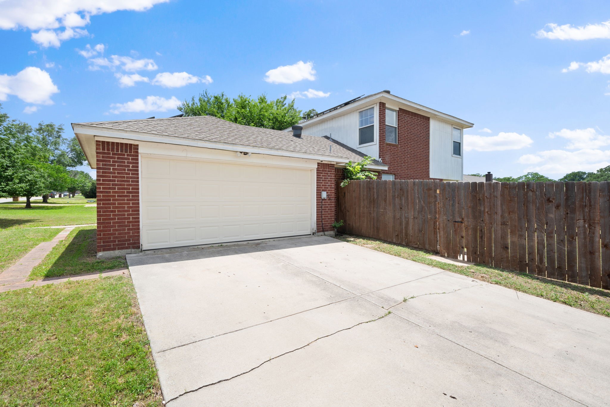 633 Madeline Court Azle TX 76020