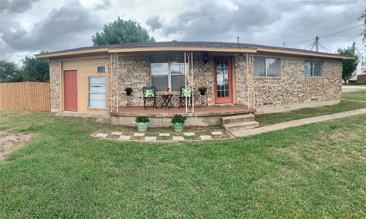 700 W Main Street Gunter TX 75058