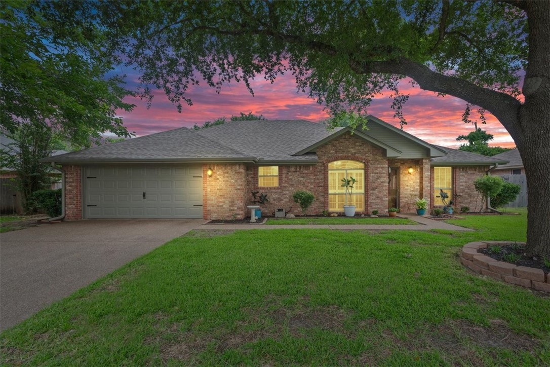 336 April Lane Hewitt TX 76643