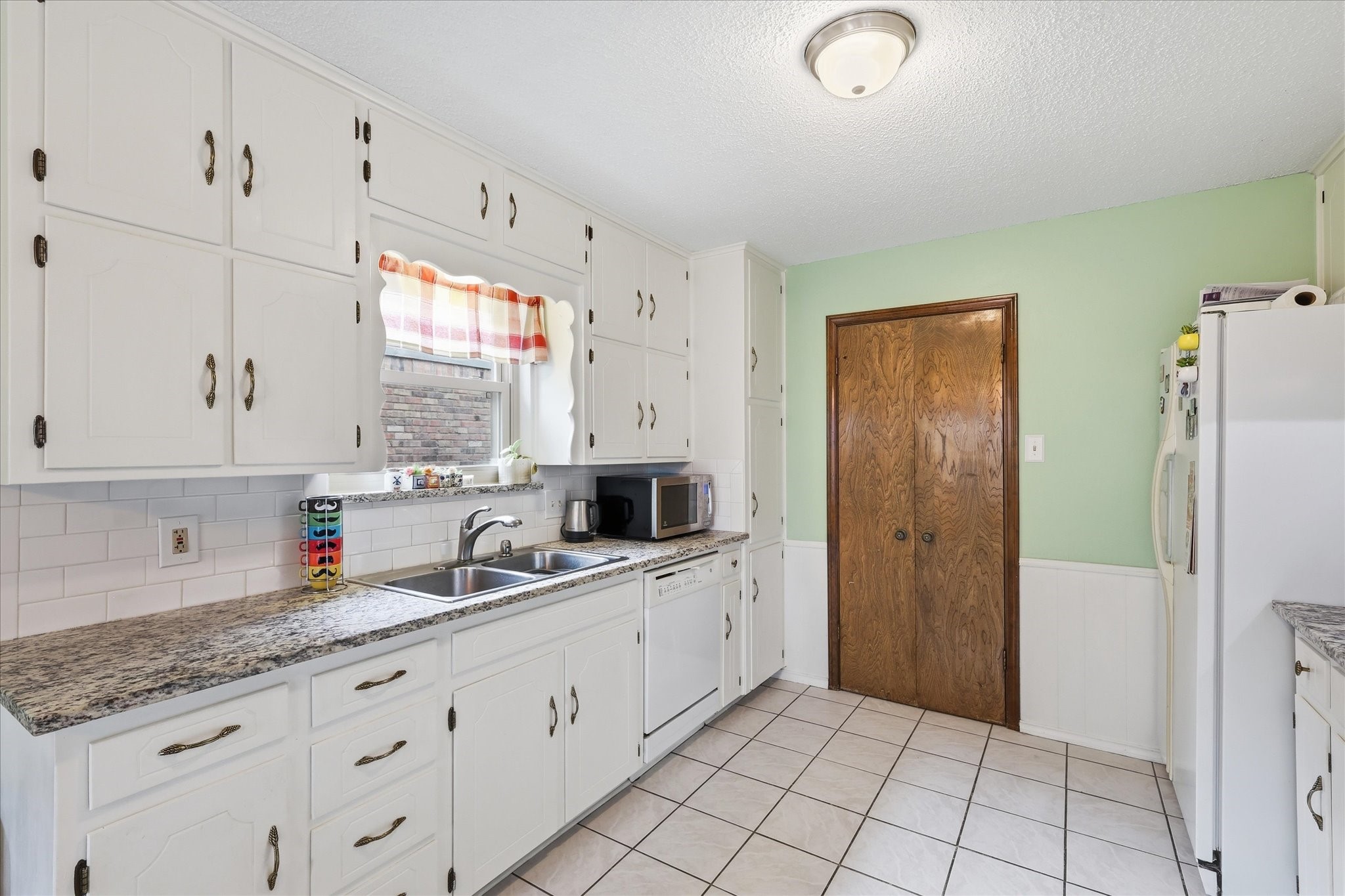 1632 Vicksburg Drive Bedford TX 76022