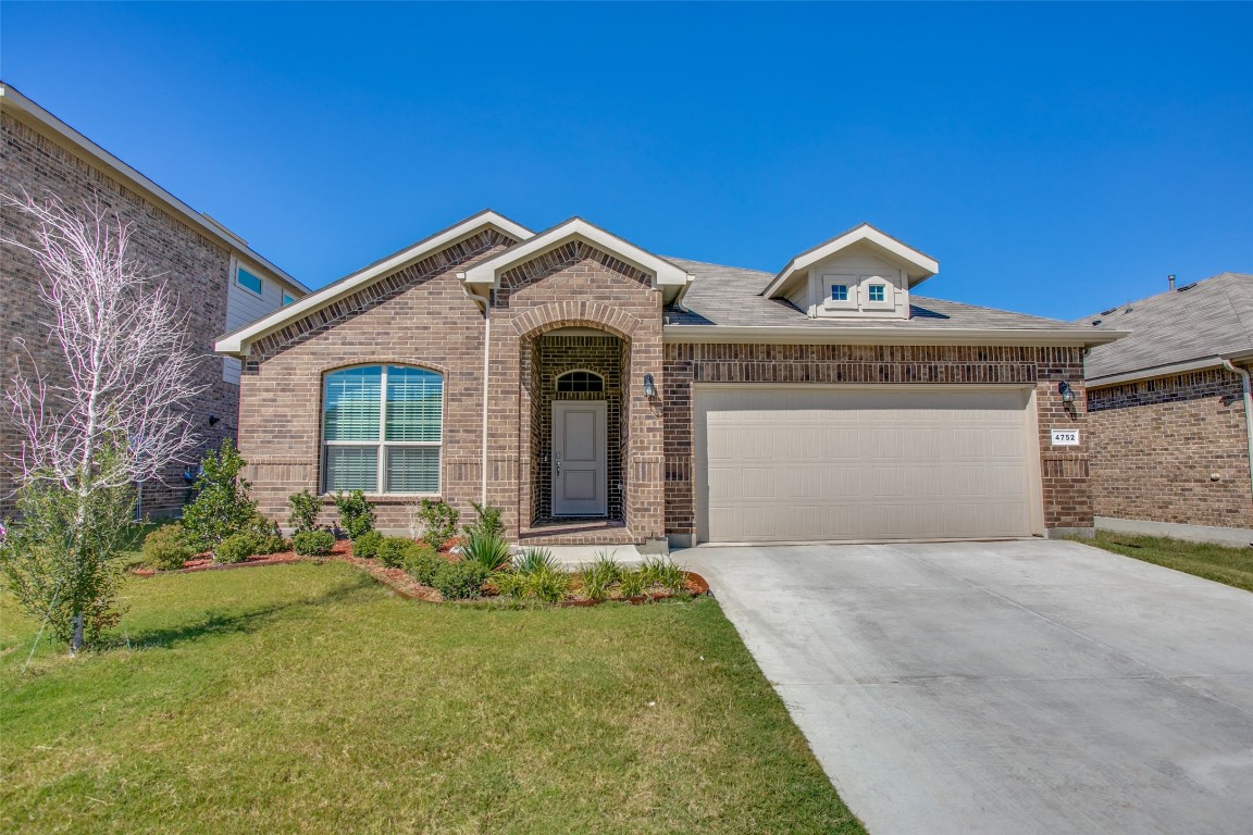 4752 Bronzeleaf Lane Fort Worth TX 76179