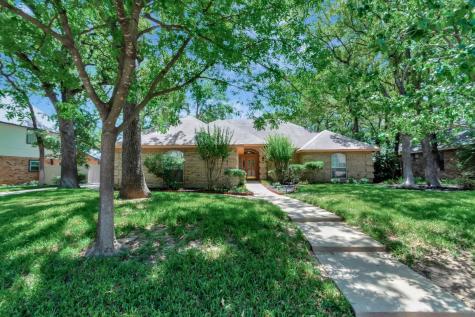 1328 Circle Lane Bedford TX 76022