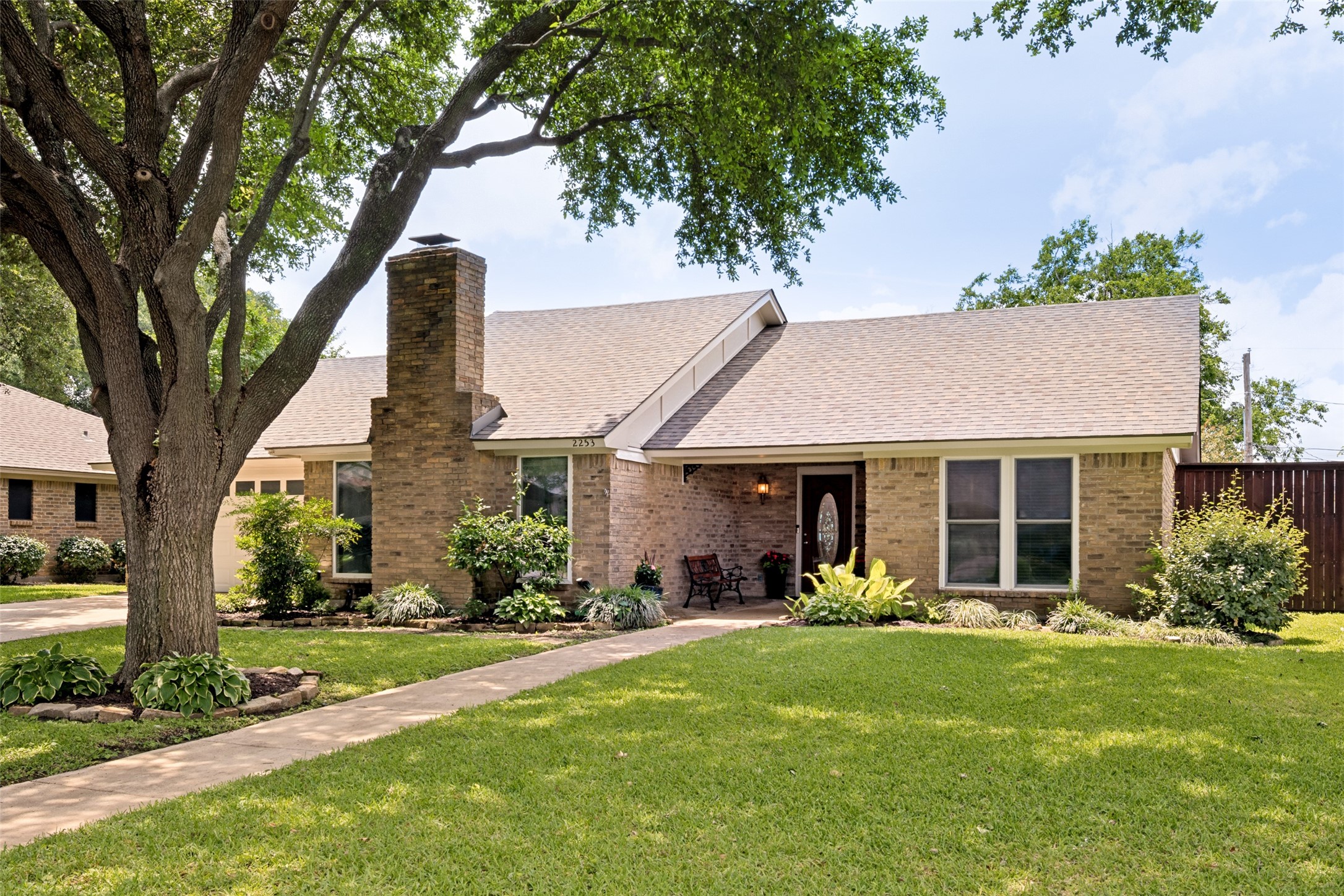2253 Farrington Lane Hurst TX 76054