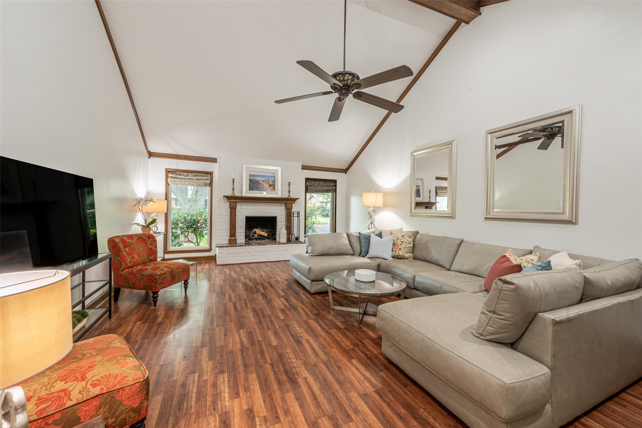 2253 Farrington Lane Hurst TX 76054