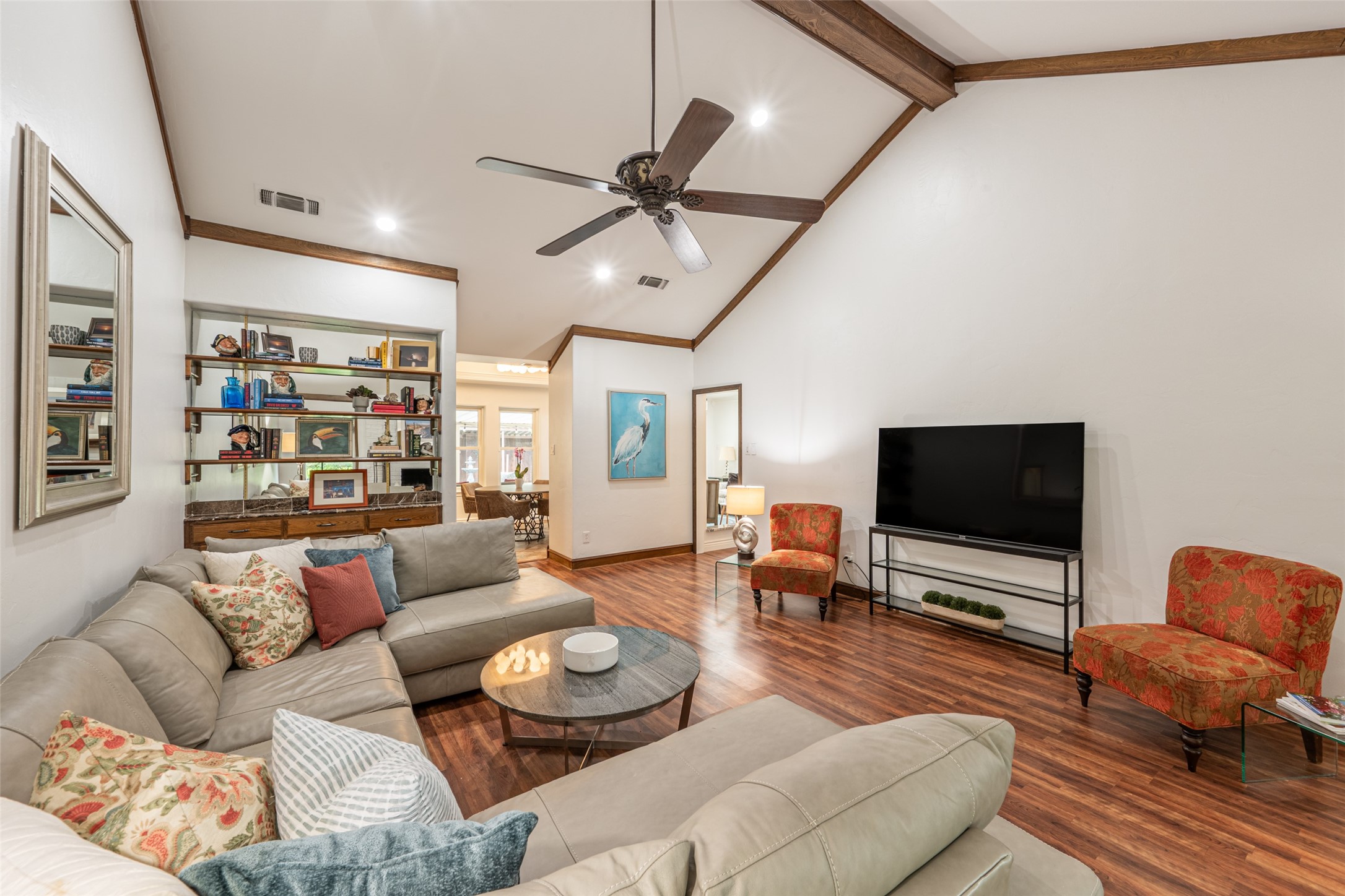 2253 Farrington Lane Hurst TX 76054