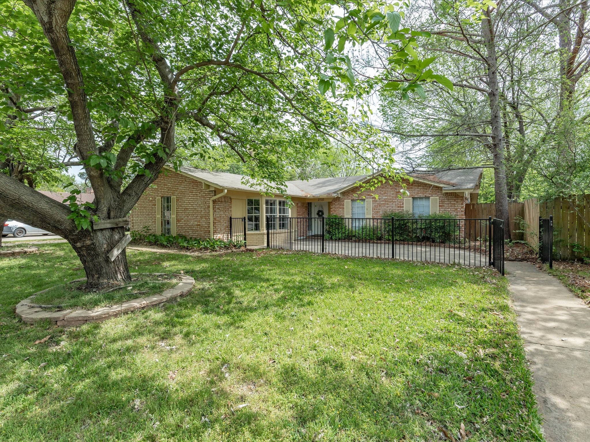 2732 Foxcroft Circle Denton TX 76209